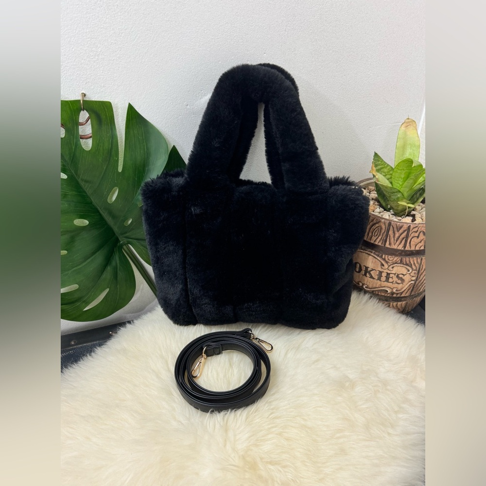 AQUA Women’s Black Fur Soft Plush Bag
